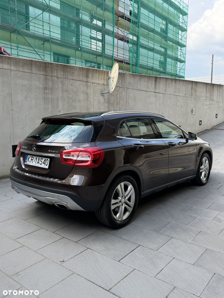 Mercedes-Benz GLA 250 4-Matic - 5