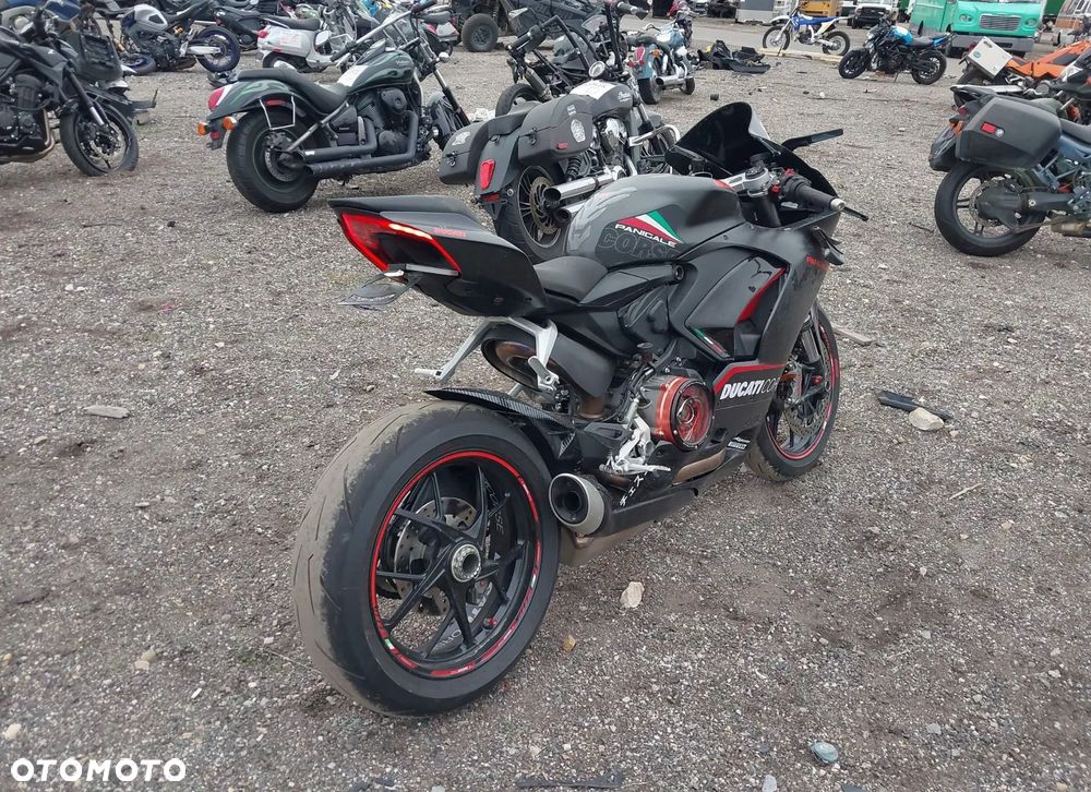 Ducati Panigale V2 - 4