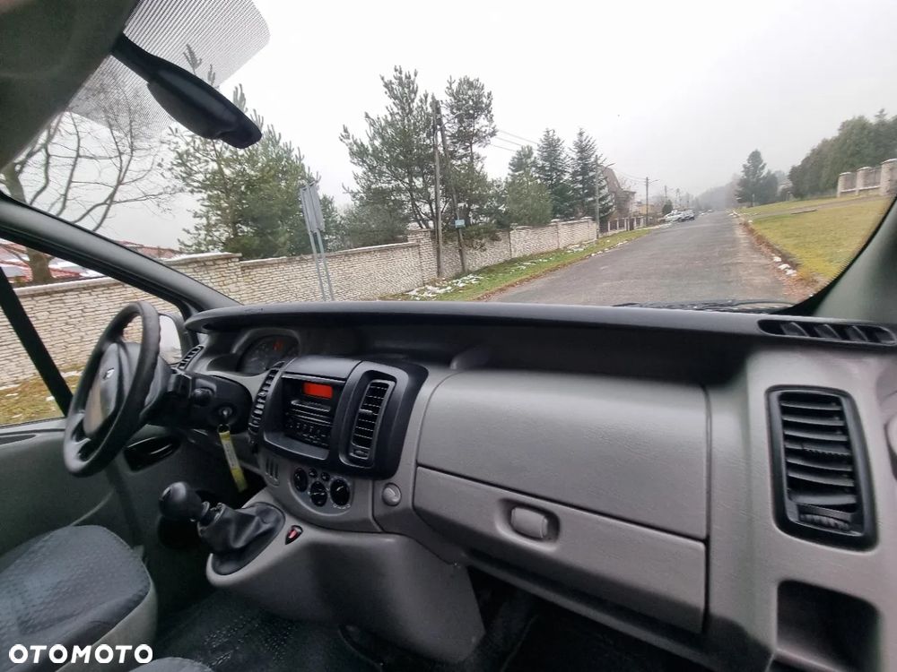 Renault Trafic - 12