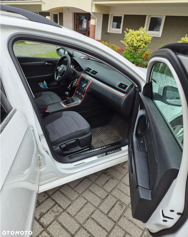 Volkswagen Passat 2.0 Blue TDI SCR Comfortline - 10