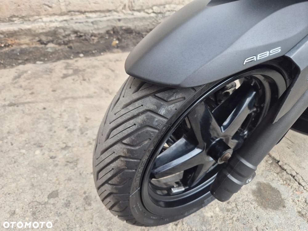 Yamaha X-max - 4