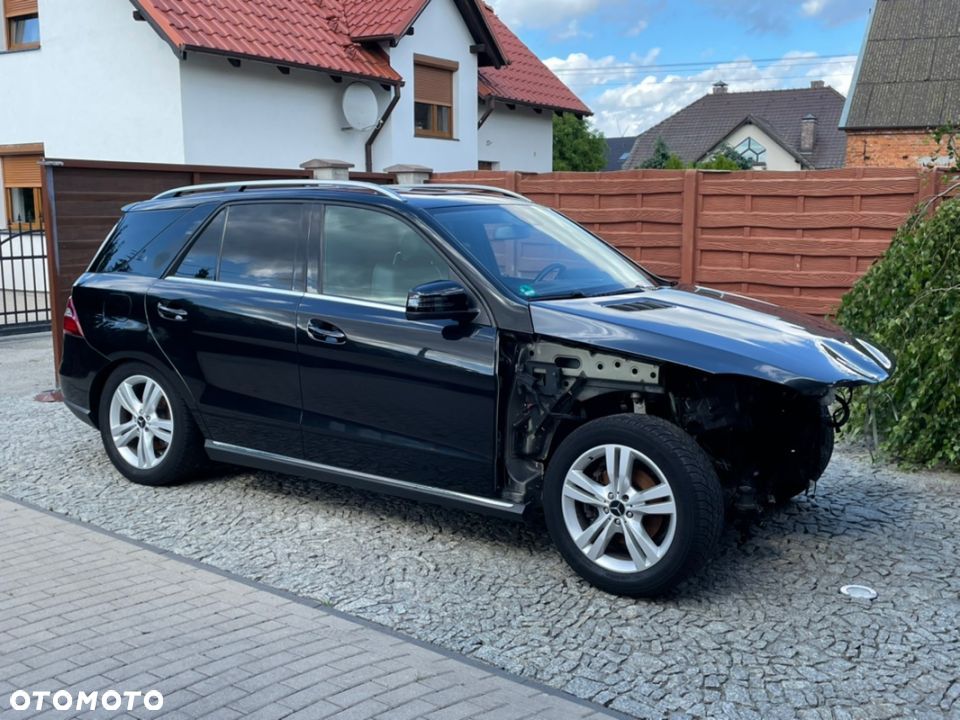 Mercedes-Benz ML 350 BlueTec 4-Matic - 9