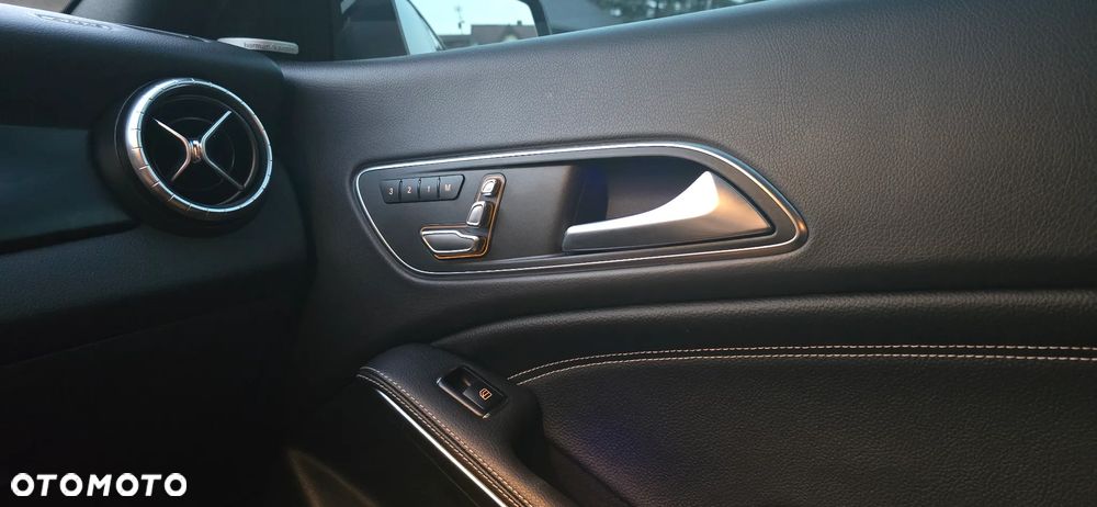Mercedes-Benz CLA 250 4Matic 7G-DCT SCORE - 27