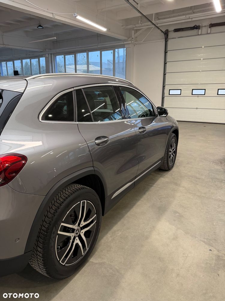 Mercedes-Benz GLA 180 Progressive - 3