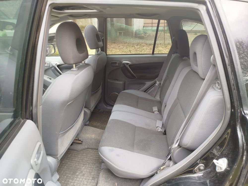 Toyota RAV4 - 6