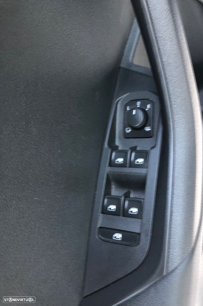 Skoda Karoq 1.0 TSI Ambition DSG - 34
