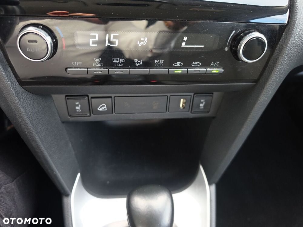 Toyota Yaris Cross Hybrid 1.5 Comfort 4x4 - 21