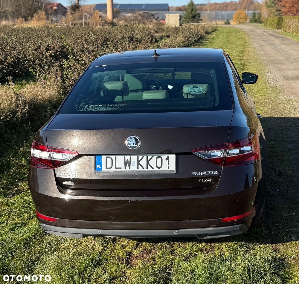 Skoda Superb 2.0 TDI 4x4 L&K DSG - 6