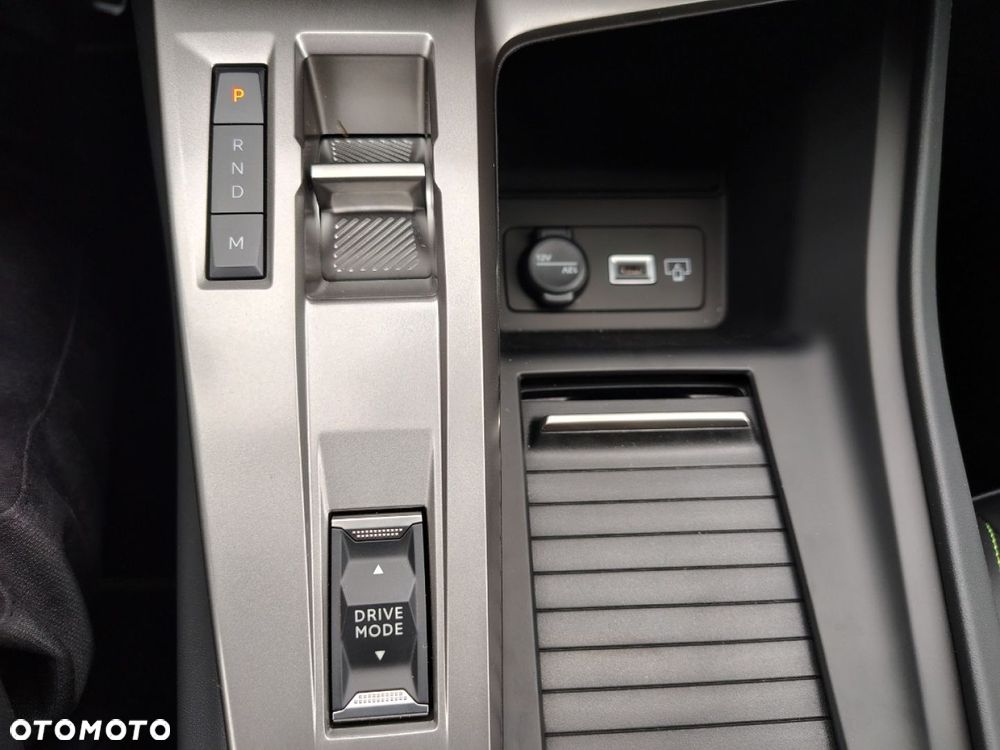 Peugeot 408 - 32
