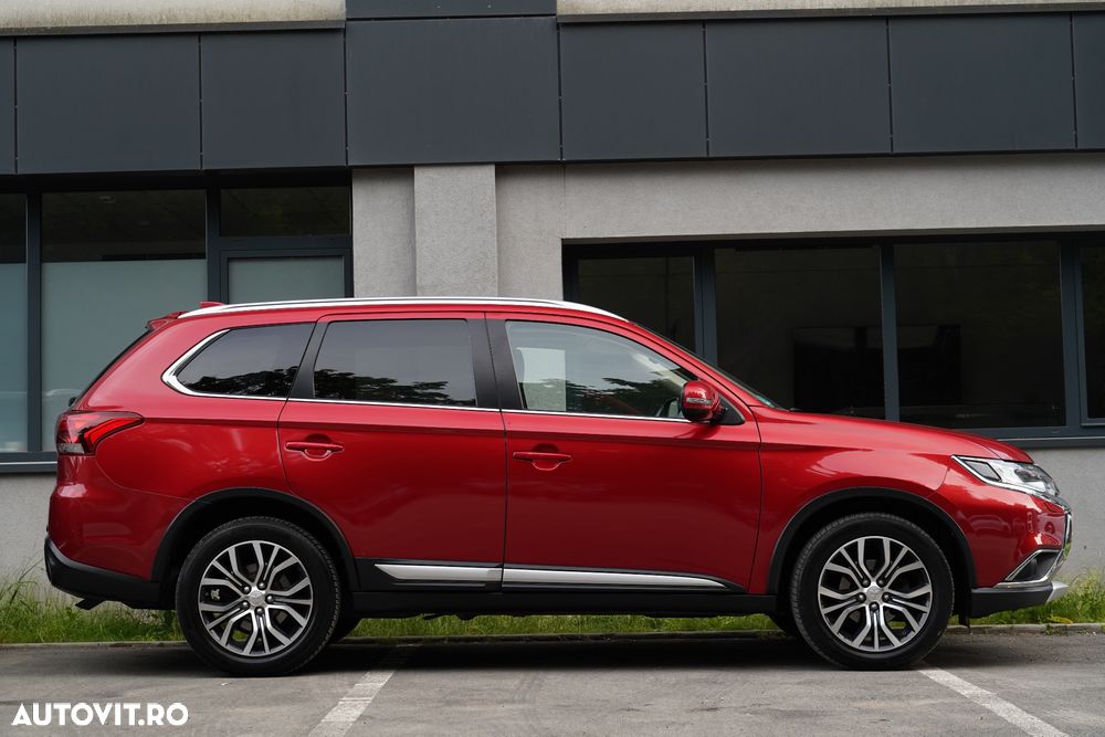 Mitsubishi Outlander 2.2 DI-D 4WD Automatik Diamant Edition - 29
