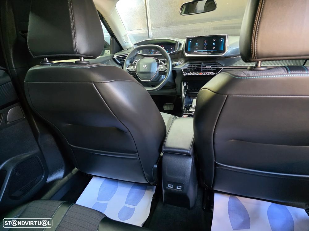 Peugeot 2008 1.5 BlueHDi Allure Pack EAT8 - 26