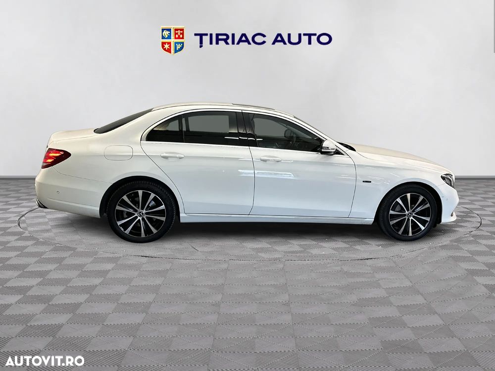 Mercedes-Benz E 300 de 4MATIC Aut. - 6