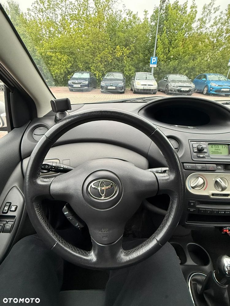 Toyota Yaris 1.0 Luna - 10