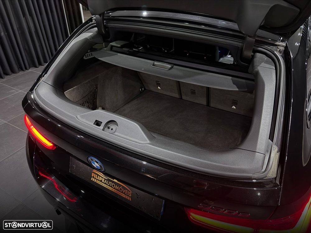 BMW 330 e Touring Pack Desportivo M Pro Auto - 53