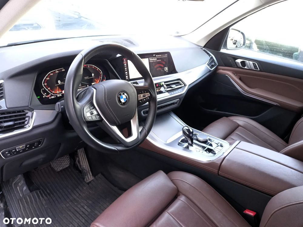 BMW X5 xDrive40i - 8