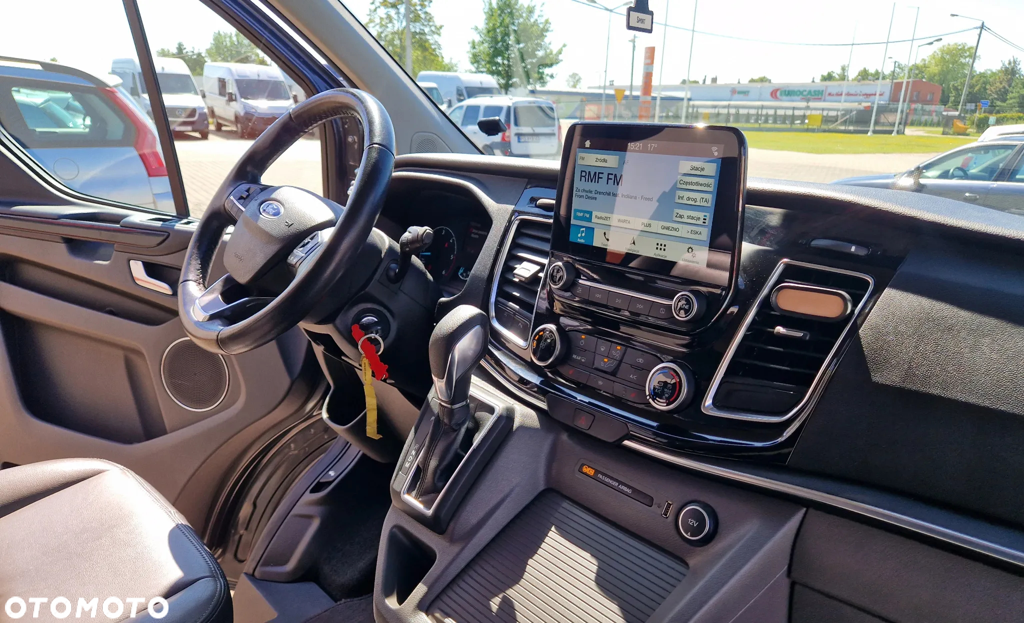 Ford Tourneo Custom 2.0 EcoBlue L1 Titanium SelectShift - 37