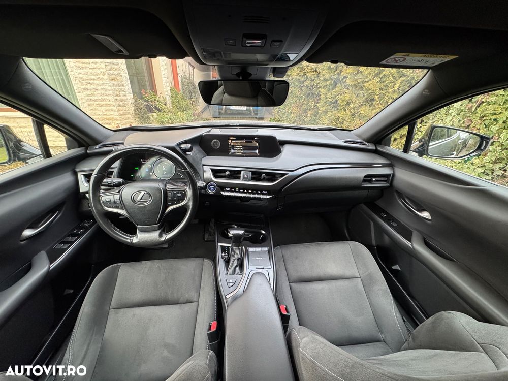 Lexus UX 250h FWD Business - 6