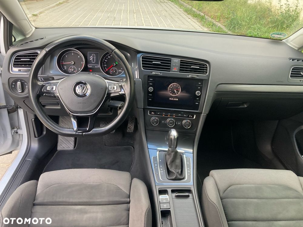 Volkswagen Golf - 12