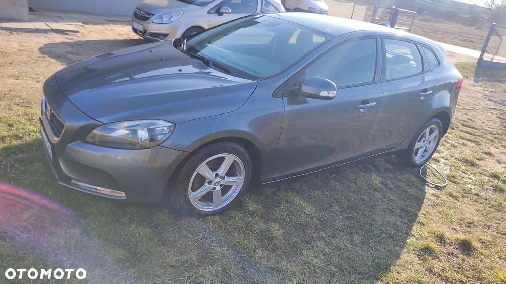 Volvo V40 D2 Momentum - 2