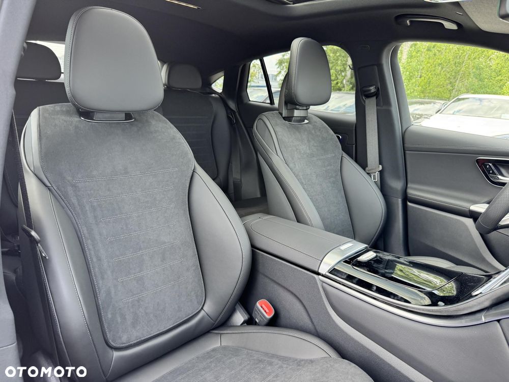 Mercedes-Benz GLC 300 e PHEV 4-Matic AMG Line - 13