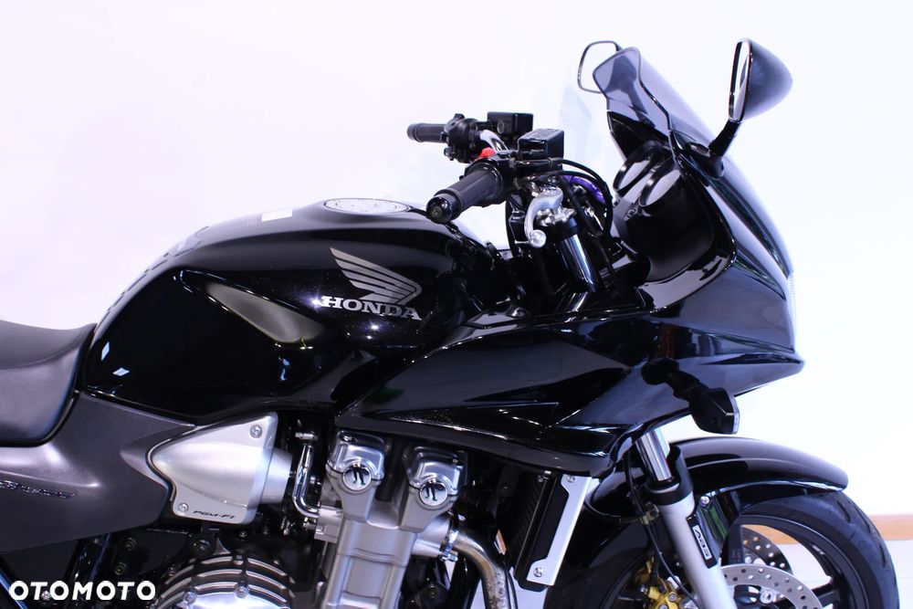 Honda CB - 12