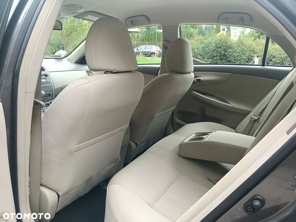 Toyota Corolla 1.6 VVT-i Prestige + NAVI MM - 17