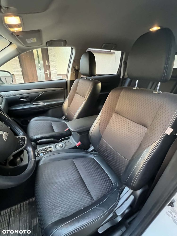 Mitsubishi Outlander 2.0 Intense 4WD CVT - 9