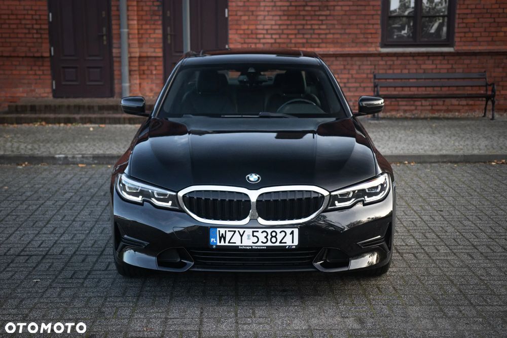 BMW Seria 3 330i xDrive Sport Line - 3