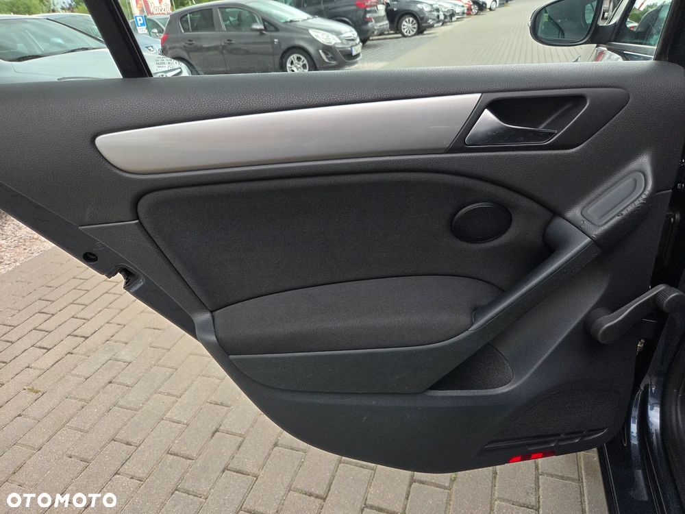 Volkswagen Golf 1.6 Team - 25