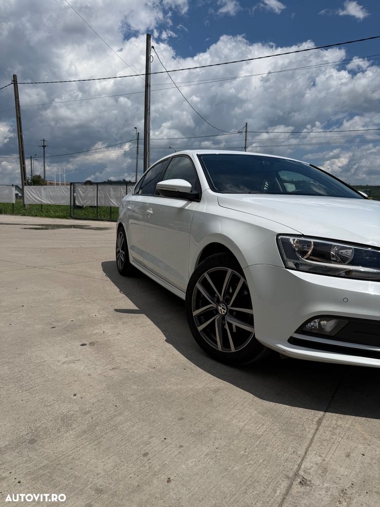 Volkswagen Jetta 2.0 TDI Comfortline - 2