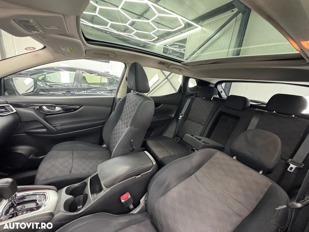 Nissan Qashqai 1.6 DCI Xtronic TEKNA - 23