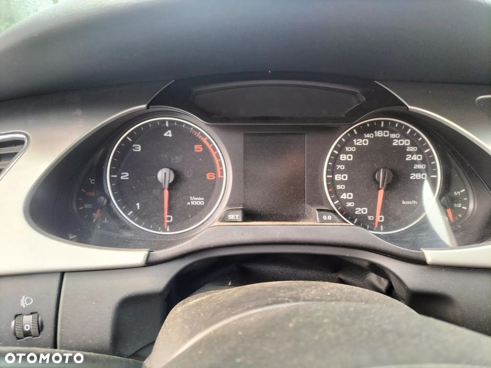 AUDI A4 B8 2.0 TDI 120KM SILNIK CAGC LZ9Y SEDAN JESZCZE W AUCIE  KLAPA ZDERZAK TYŁ DRZWI PRZÓD TYŁ MASKA BŁOTNIK LAMPA PAS PRZEDNI SZYBA LUSTERKO SKRZYNIA CAŁY NA CZĘŚCI - 7