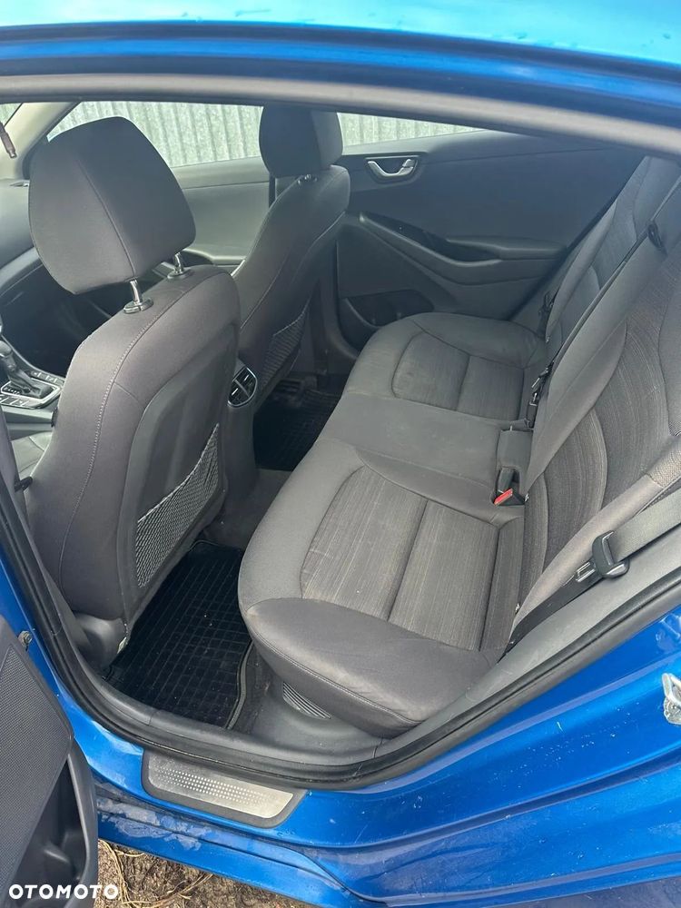 Hyundai IONIQ Hybrid Platinum - 2