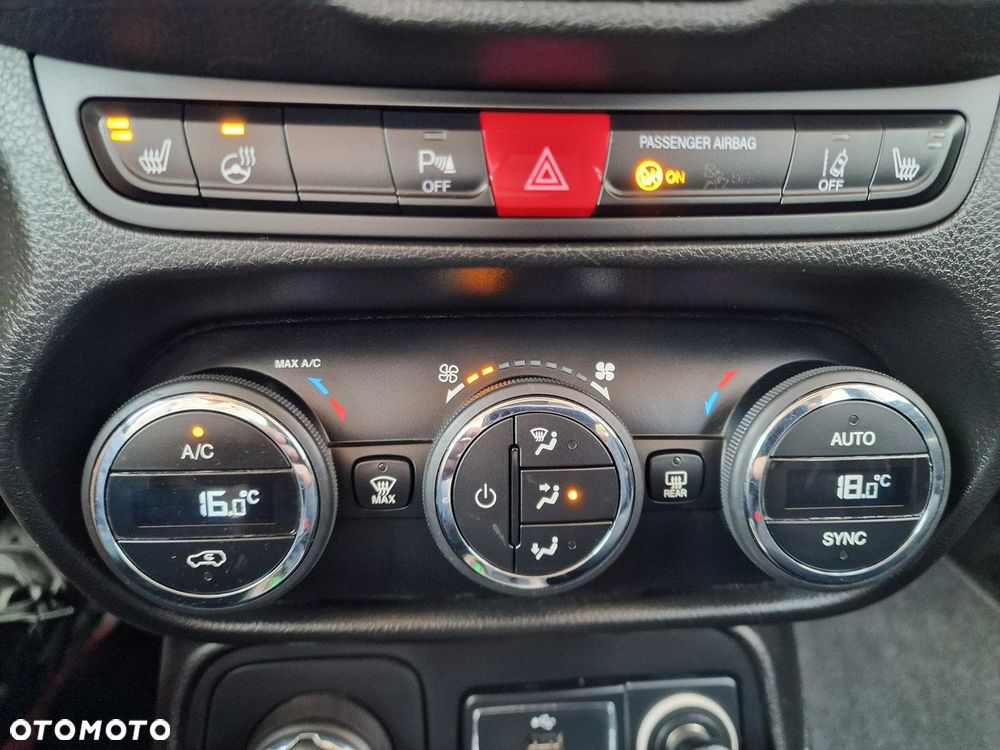 Jeep Renegade 1.4 MultiAir Limited 4WD S&S - 31