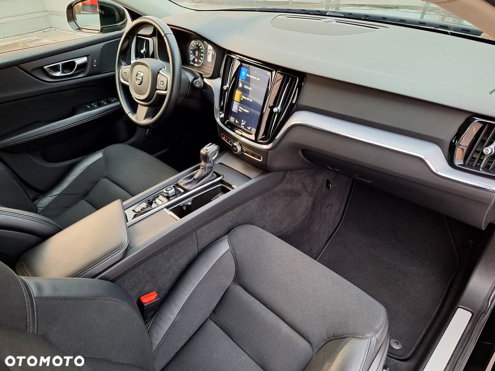Volvo V60 D4 Momentum Pro - 27