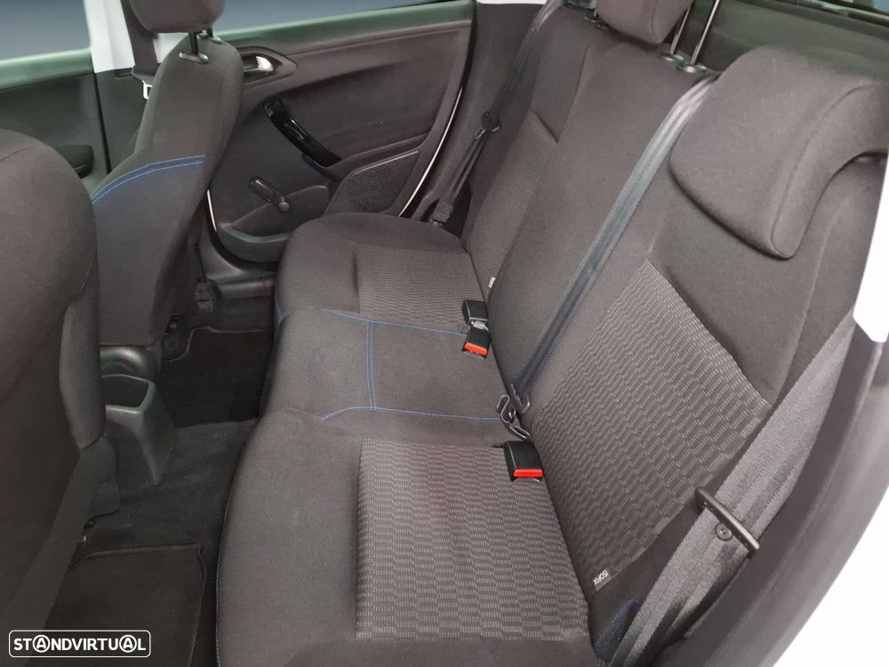 Peugeot 208 1.2 PureTech Signature - 14