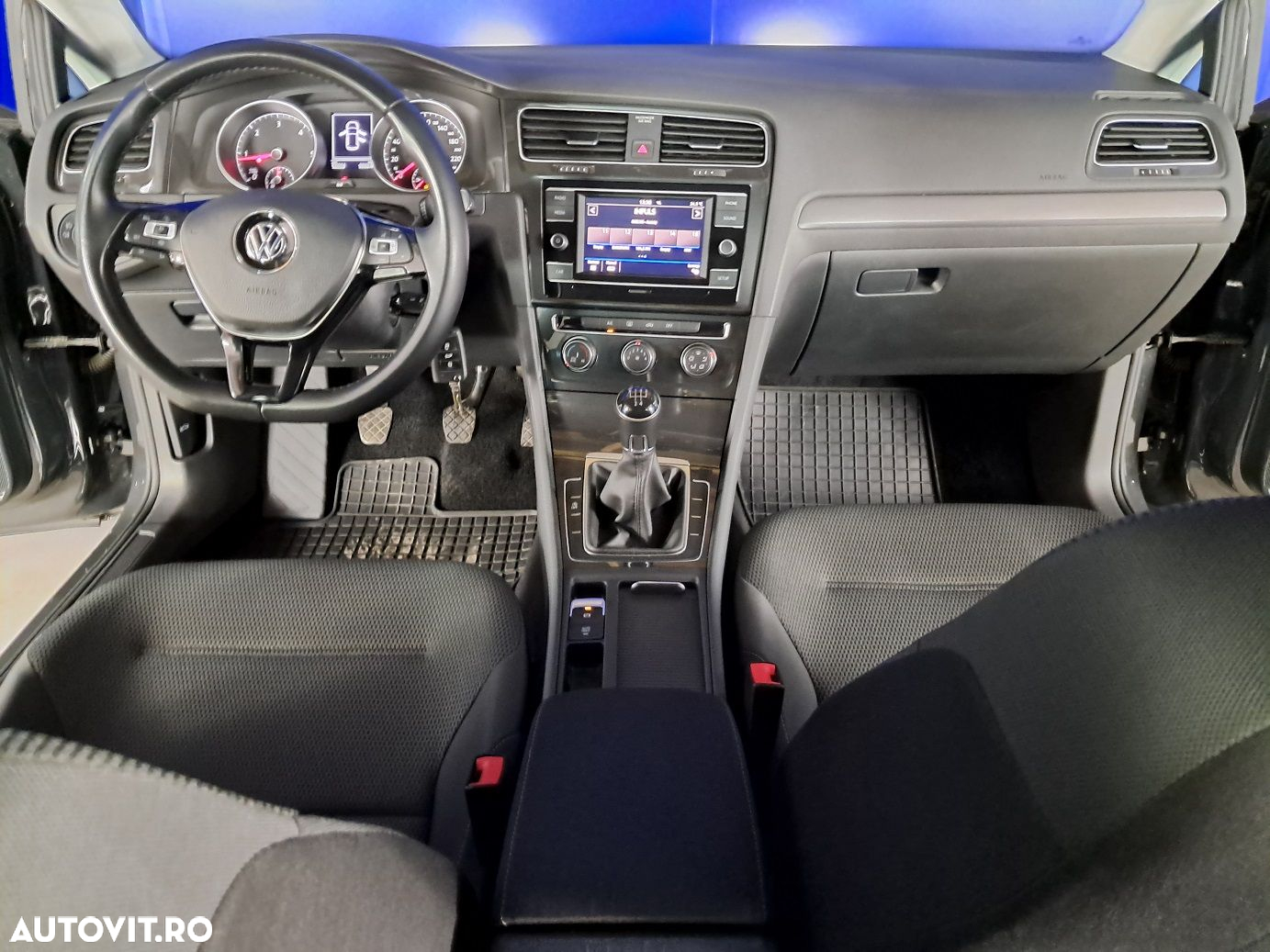 Volkswagen Golf - 14