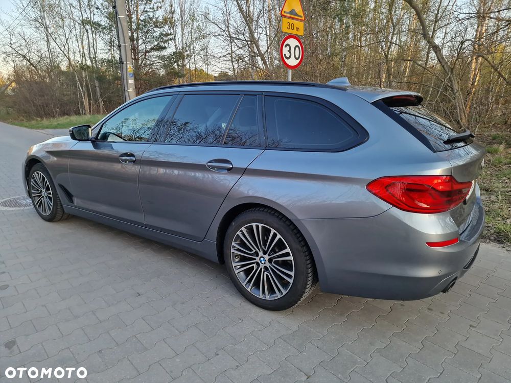 BMW Seria 5 520i Sport Line - 12