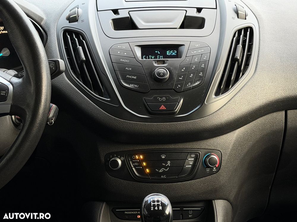 Ford Tourneo Courier 1.0 EcoBoost S&S Trend - 17