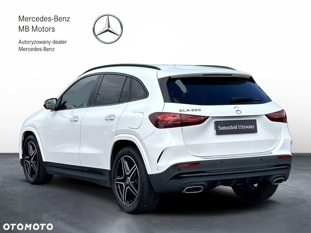Mercedes-Benz GLA - 4