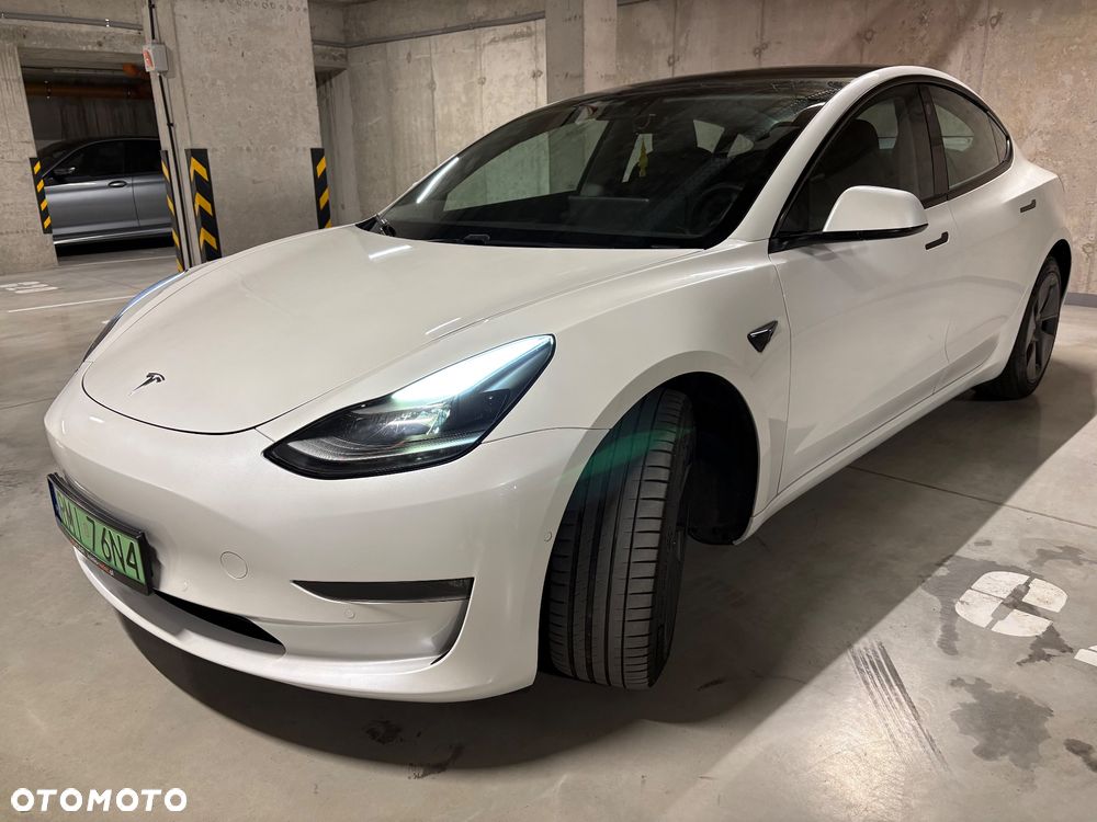 Tesla Model 3 - 4