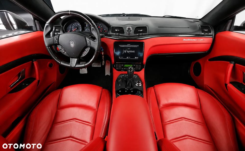 Maserati GranTurismo MC - 9