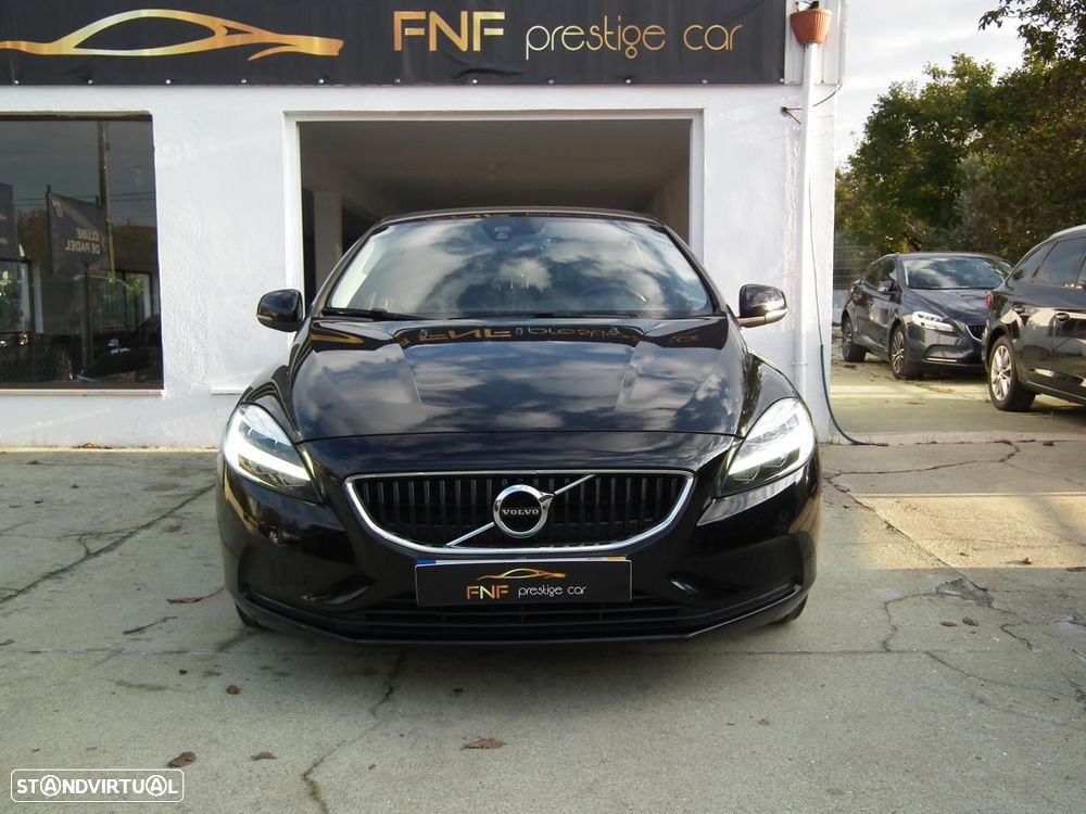 Volvo V40 2.0 D3 Momentum - 3