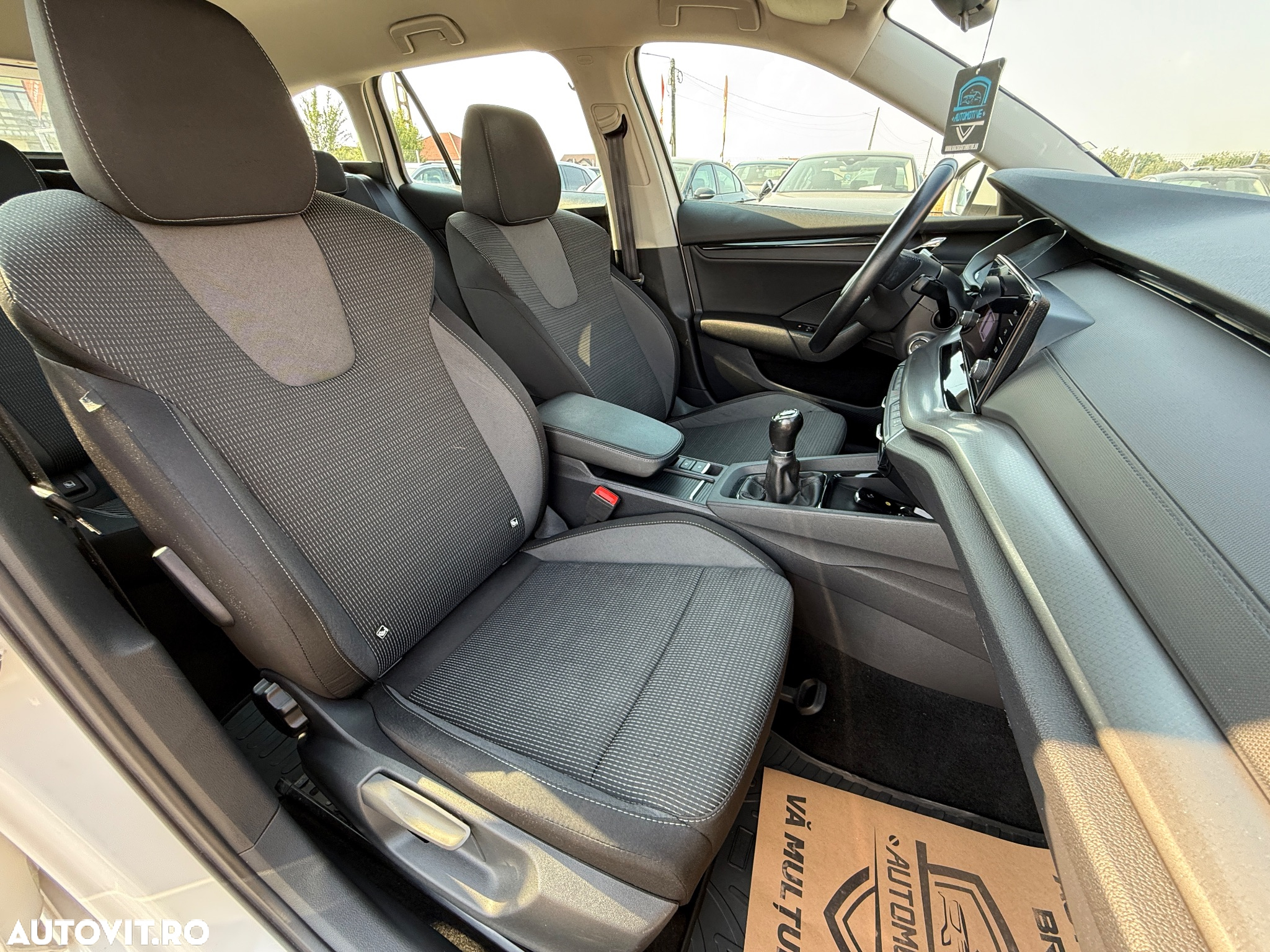 Skoda Octavia Combi 2.0 TDI Ambition - 9