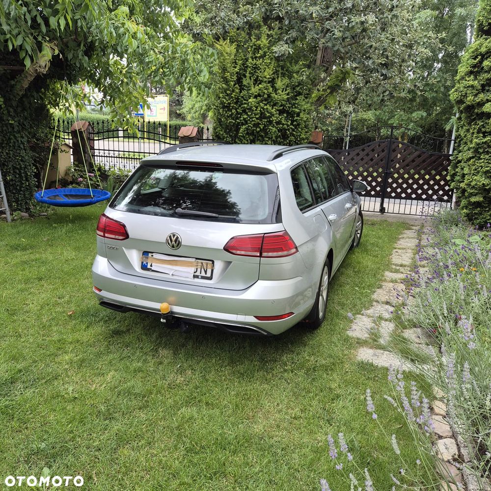 Volkswagen Golf - 6