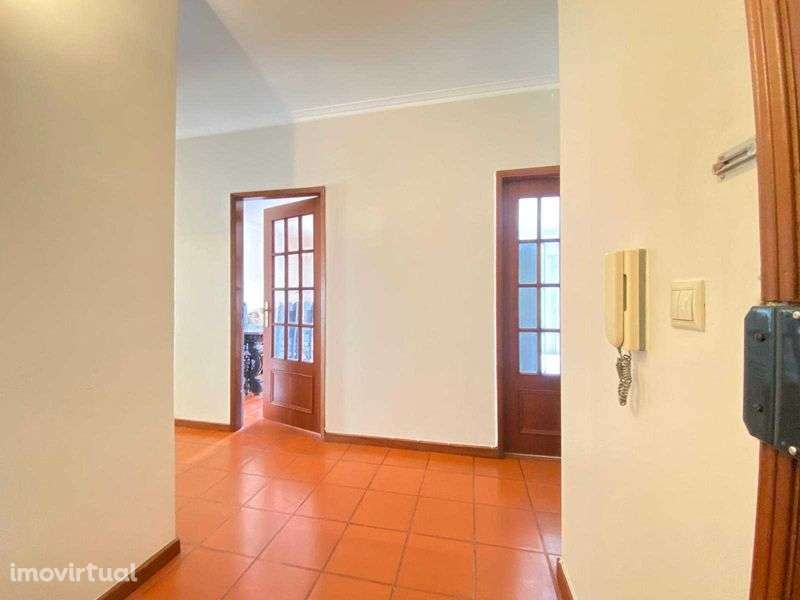Arrenda-se Apartamento T3 – Excelente Localização em Coimbra - Grande imagem: 2/12
