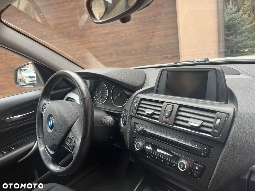 BMW Seria 1 116d EfficientDynamics Edition Sport Line - 13