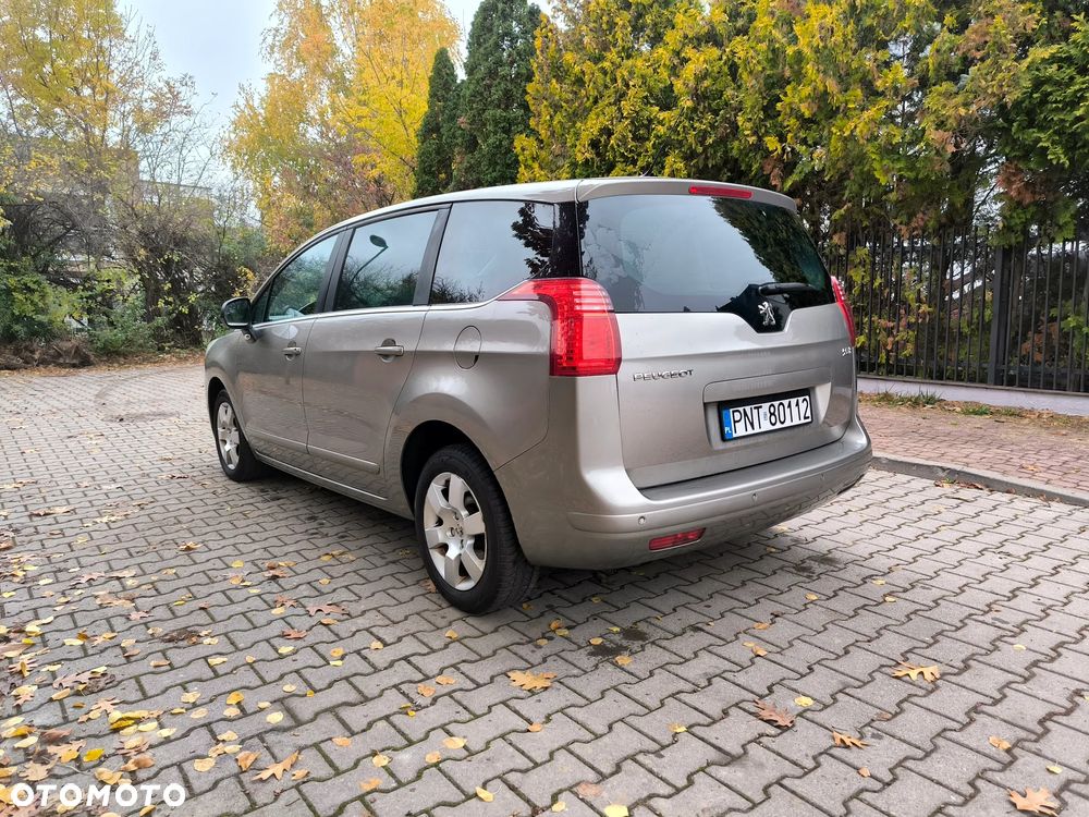Peugeot 5008 2011 photo 3