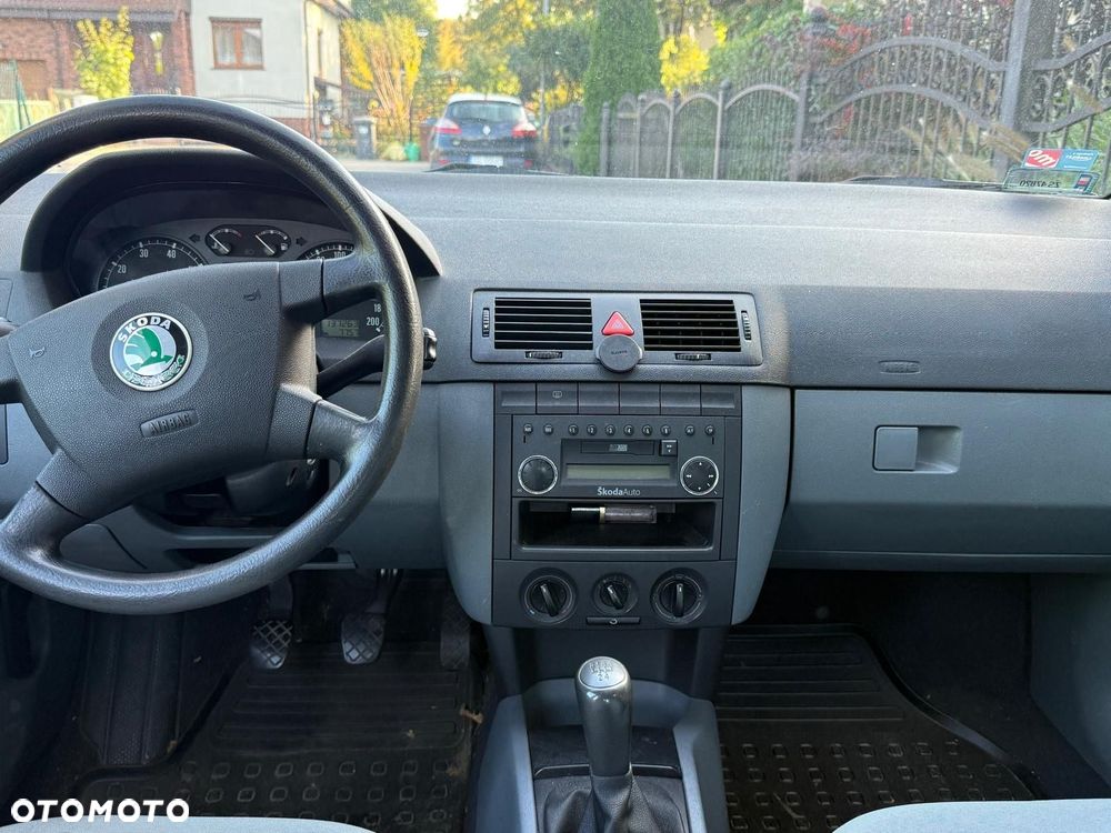 Skoda Fabia 2002 photo 5