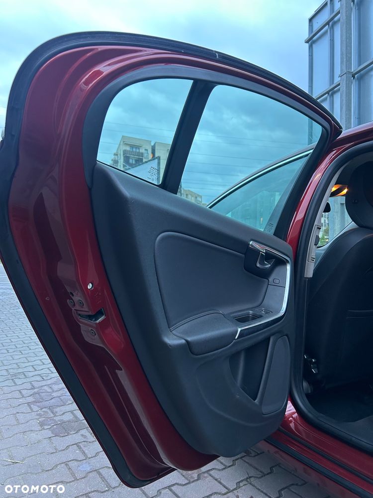 Volvo S60 D3 Summum - 11